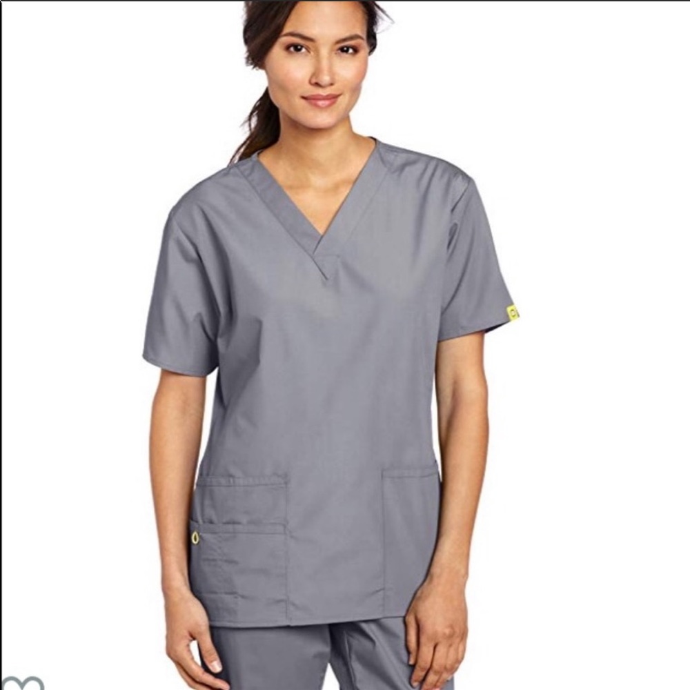 WonderWinks nursing scrubs top and bottom.
